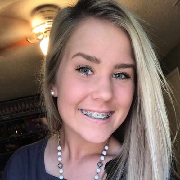 Profile Picture of Kylee Graham (@kyleegraham11) on Poshmark