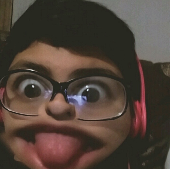 Profile Picture of Julian Carlos (@juliancarlos753) on Poshmark