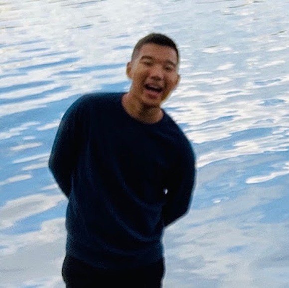Profile Picture of John Zeng (@johnzeng0929) on Poshmark