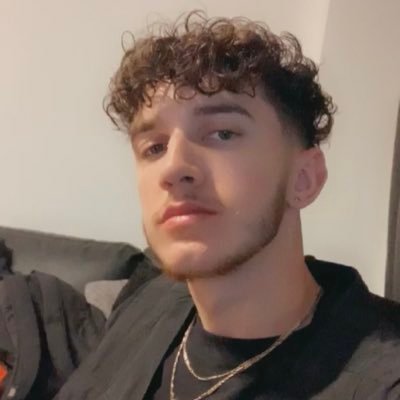 Profile Picture of Aaron Newell (@Aaronn400) on Twitter