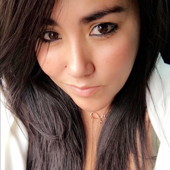 Profile Picture of Perlita Lopez (@perlitalop) on Poshmark