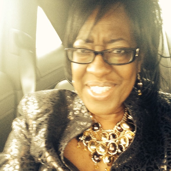 Sandra Mclure - Poshmark Profile Picture of Sandra Mclure (@smmjlm4) on Poshmark