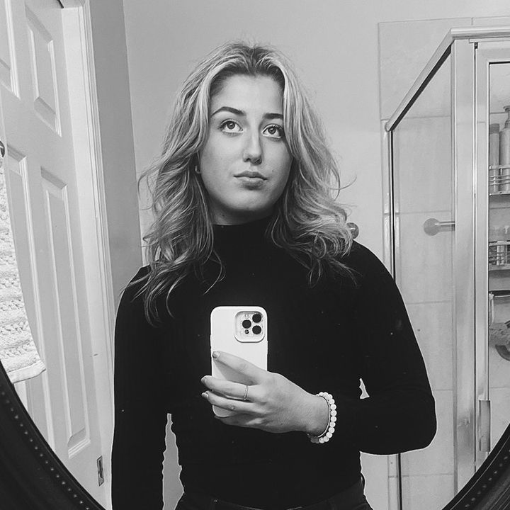 Profile Picture of Julia (@juliasquid) on Tiktok
