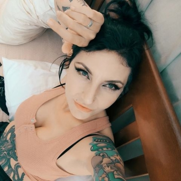 Profile Picture of Glaucia Da silva (@glaucia_d) on Poshmark