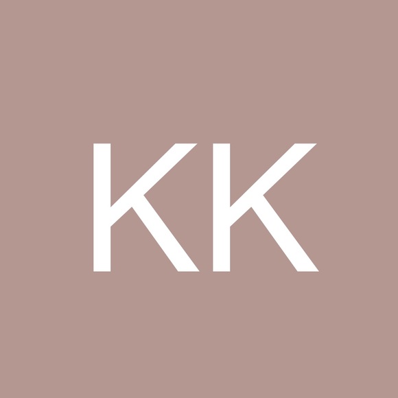 Profile Picture of Kiys1lfp Kiys1lfp (@kiys1lfp) on Poshmark