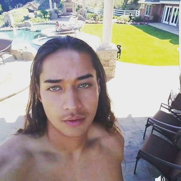 Profile Picture of Dustin Callahan (@dustincallahan) on Poshmark