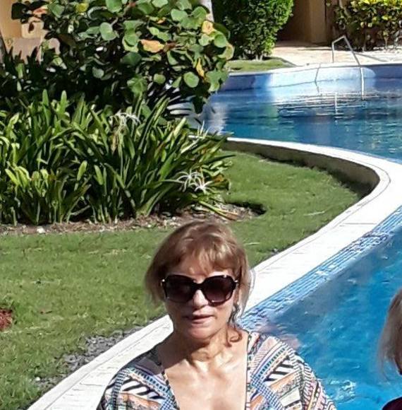 Profile Picture of Ivone Silva (@ivonesilva) on Poshmark