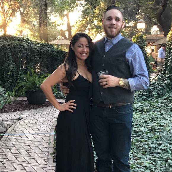 Profile Picture of Jennifer Dolbee (@jendolbee) on Poshmark