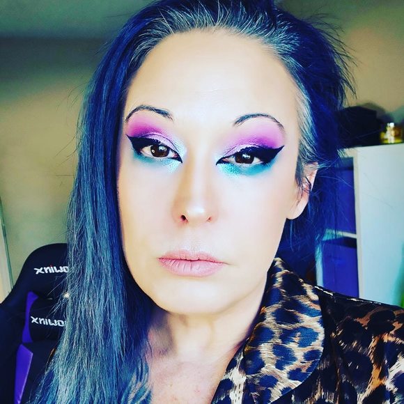 Profile Picture of Bigitta Bowen (@anoeticone) on Poshmark