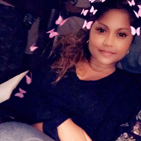 Profile Picture of Akleema Baksh (@alexvishenbaksh) on Poshmark