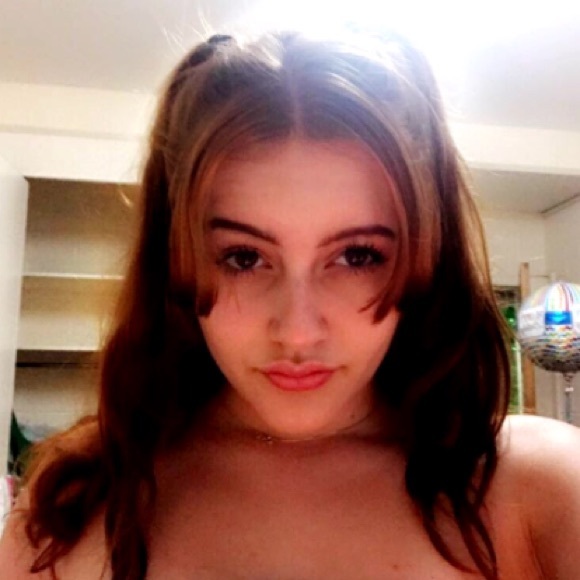 Profile Picture of Kat Herkelrath (@katherkelrath) on Poshmark