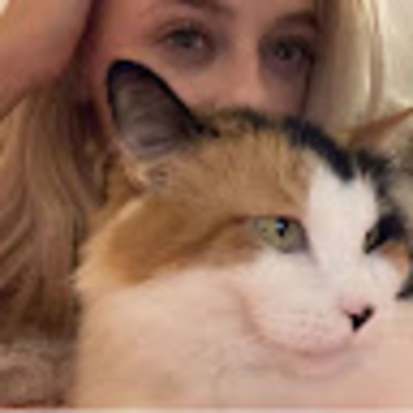 Profile Picture of Abigail hudy Hudy (@abigailhudy) on Poshmark