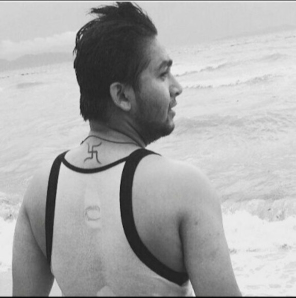 Profile Picture of Aditya Gupta (@adityagupta800) on Poshmark
