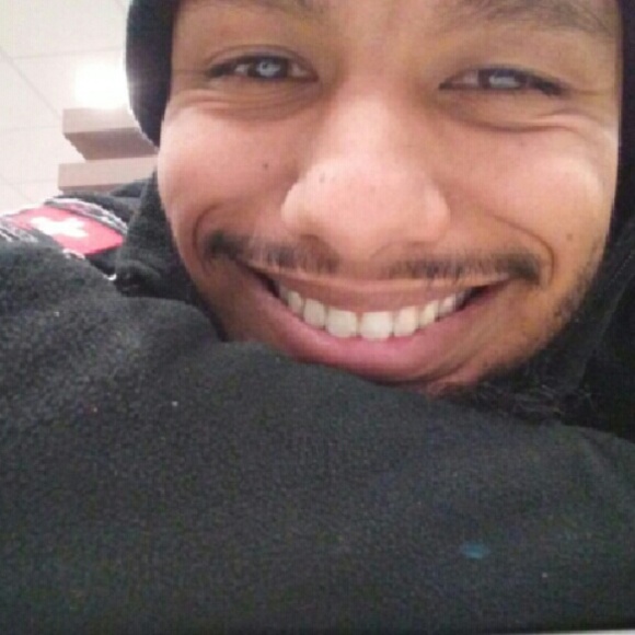 Profile Picture of Juan Donato (@uneek215) on Poshmark