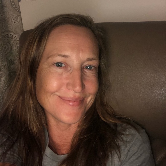 Profile Picture of Amy Ziegler (@ako69677) on Poshmark