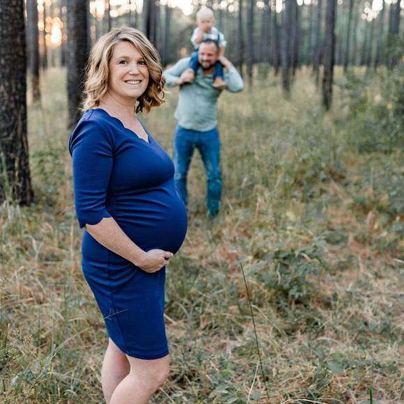 Profile Picture of Alleshia Baumunk (@alleshiao) on Poshmark