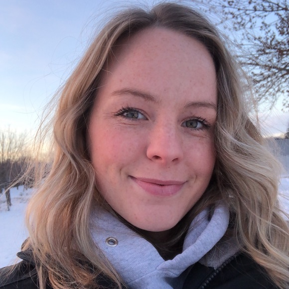 Profile Picture of Jessica Fjerstad (@jessicasxcloset) on Poshmark