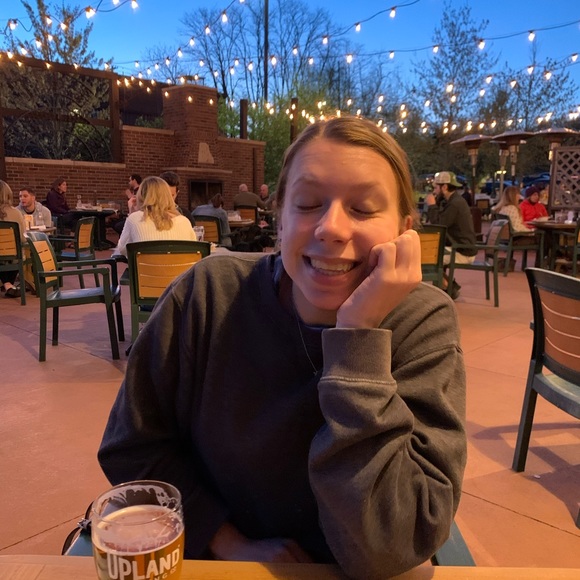 Profile Picture of Kelly Freehauf (@kesfree) on Poshmark