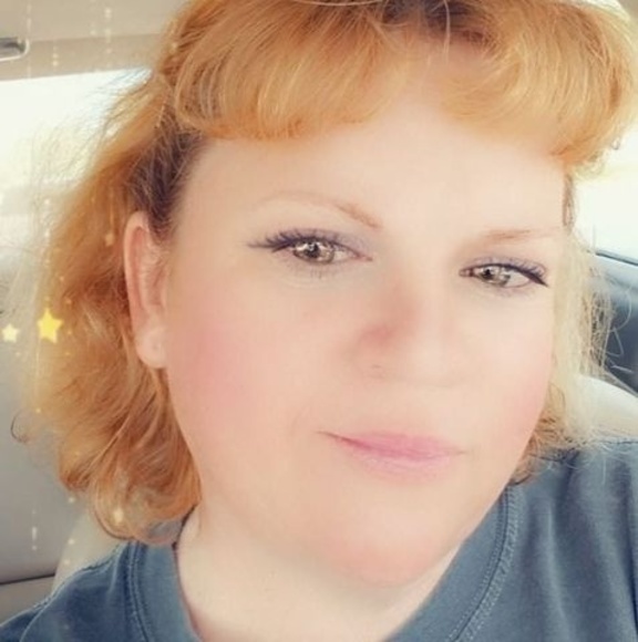 Profile Picture of Christy Hutchings (@christyhutching) on Poshmark