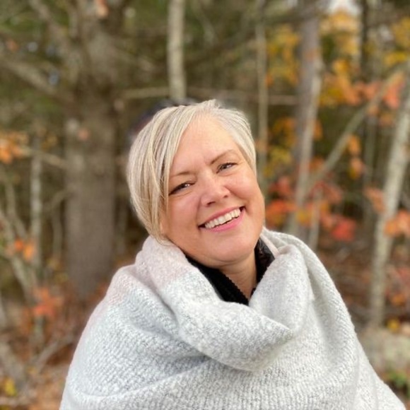 Profile Picture of Lisa Devall-martin (@lmmartin669) on Poshmark