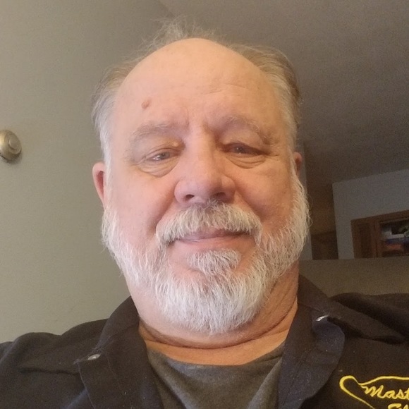 Profile Picture of Scott d Andrews (@sandrews188) on Poshmark