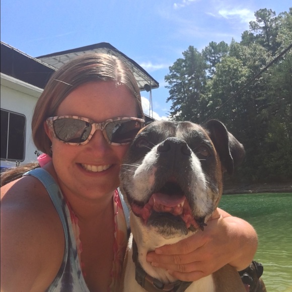 Profile Picture of Amber Dahlhoff (@amberdahlhoff) on Poshmark