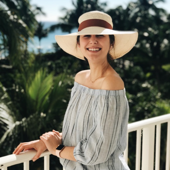 Profile Picture of Bianca Hagele (@missbdrinkstea) on Poshmark