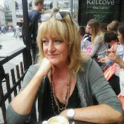 Profile Picture of Theresa Mulchrone (@MsTezzaH) on Youtube