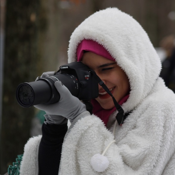 Profile Picture of Zahraa Abbas (@z_abbas2000) on Poshmark