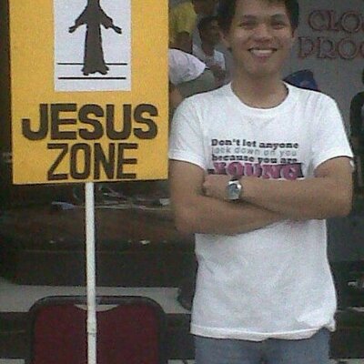 Profile Picture of Robert John Manzano (@rowbeeeert) on Twitter
