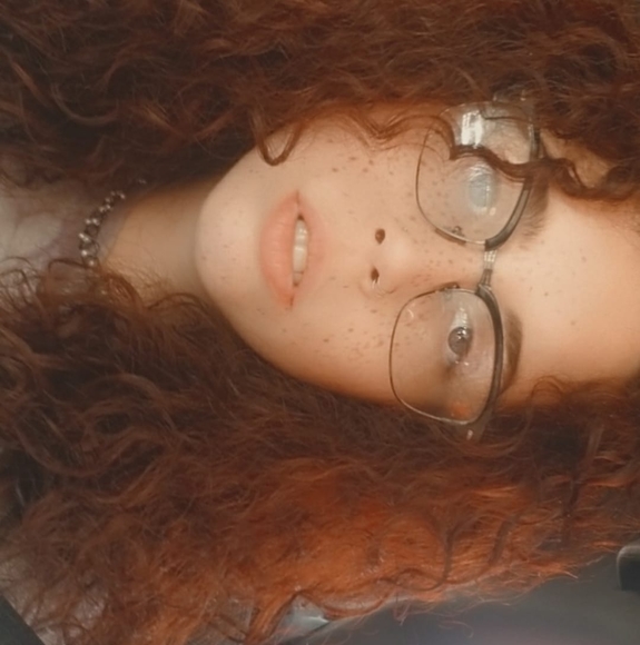 Profile Picture of Justine Howell (@jhowell1001) on Poshmark