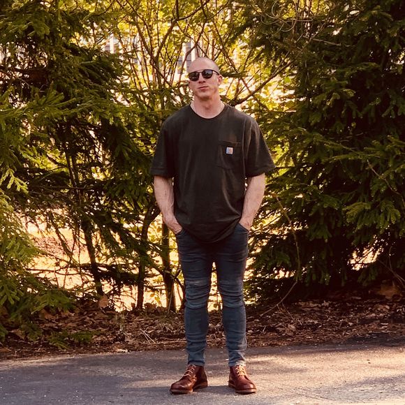 Profile Picture of Matthew Curlee (@lijunfan) on Poshmark