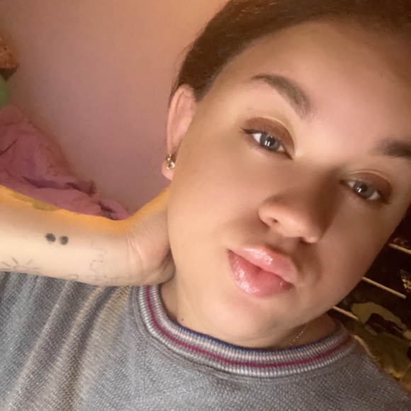 Profile Picture of Megan Lilley (@meganlilley146) on Poshmark