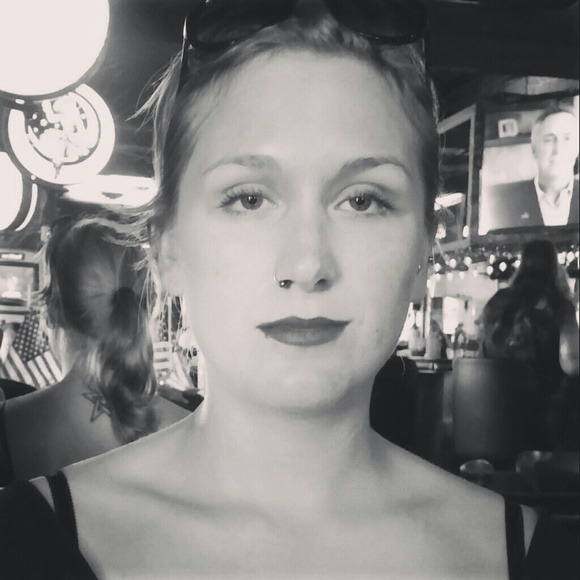 Profile Picture of Elizabeth Labouve (@savageliz31) on Poshmark