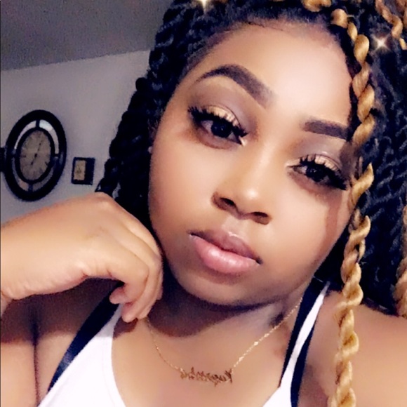 Profile Picture of Kaprisha Barrett (@kaprishadior) on Poshmark