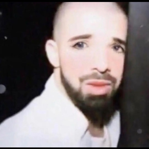 Profile Picture of Juliana Lopinto (@julopi125) on Poshmark