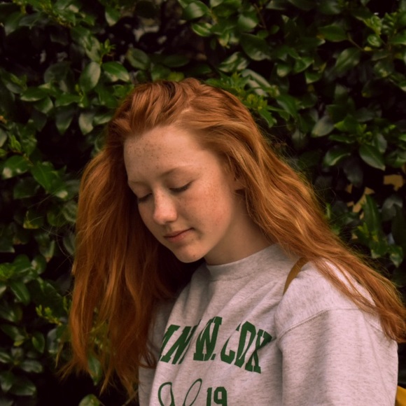 Profile Picture of Elle Schellhammer (@e_schellhammer) on Poshmark