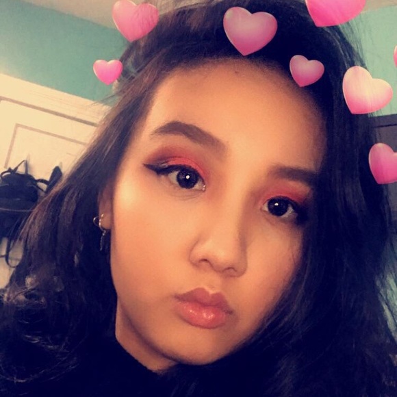 Profile Picture of Nancy Huynh (@nhxynh) on Poshmark