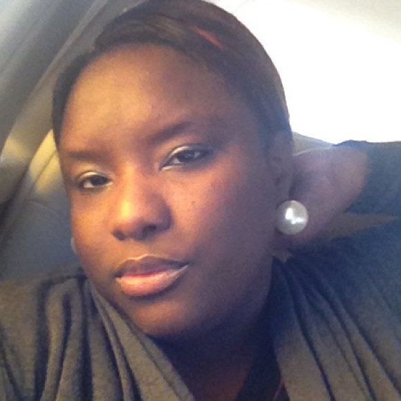 Profile Picture of Quanesha Brown (@taefina1) on Poshmark