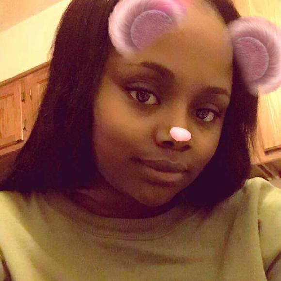 Profile Picture of Tandianishia Jones (@jonesnishia) on Poshmark