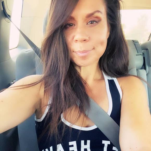 Profile Picture of Mei Caravas (@meicaravas) on Poshmark