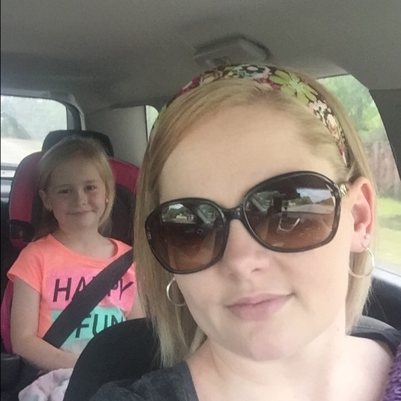 Profile Picture of Wendy Apsley (@wapsley) on Poshmark