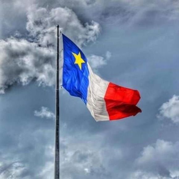 Diane Guimond - Poshmark Profile Picture of Diane Guimond (@dianesweet_74) on Poshmark