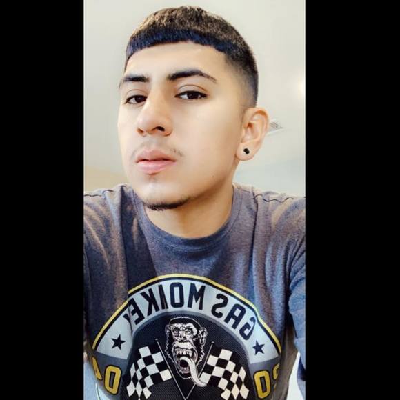 Profile Picture of Leo Marroquin (@leo_marroquin) on Poshmark