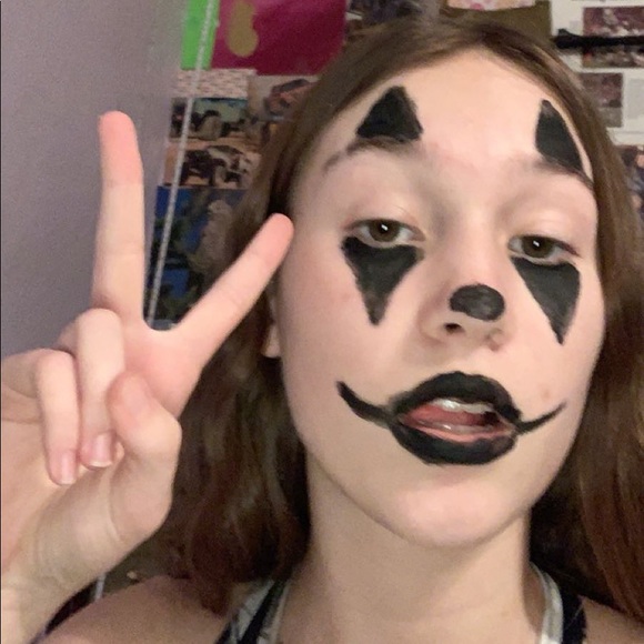 Profile Picture of Calrey Hames (@carleyballer23) on Poshmark
