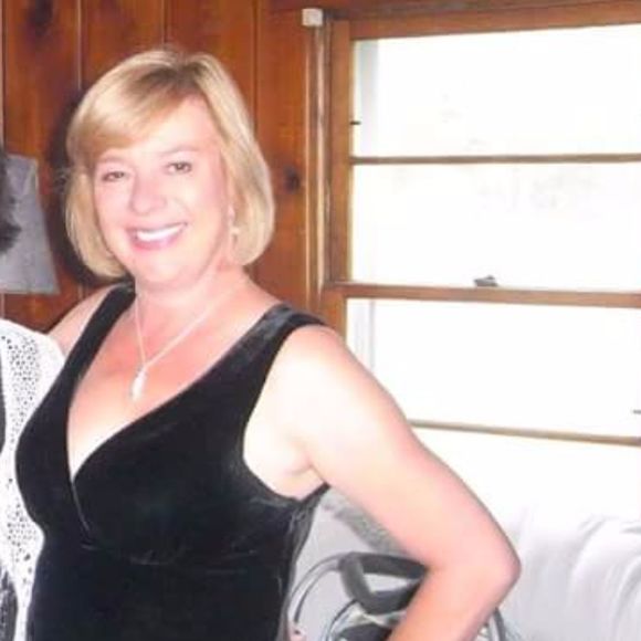 Profile Picture of Lori Lambert (@thelori) on Poshmark