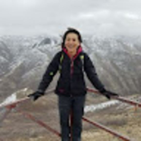 Profile Picture of Meg Reppart (@migume) on Poshmark