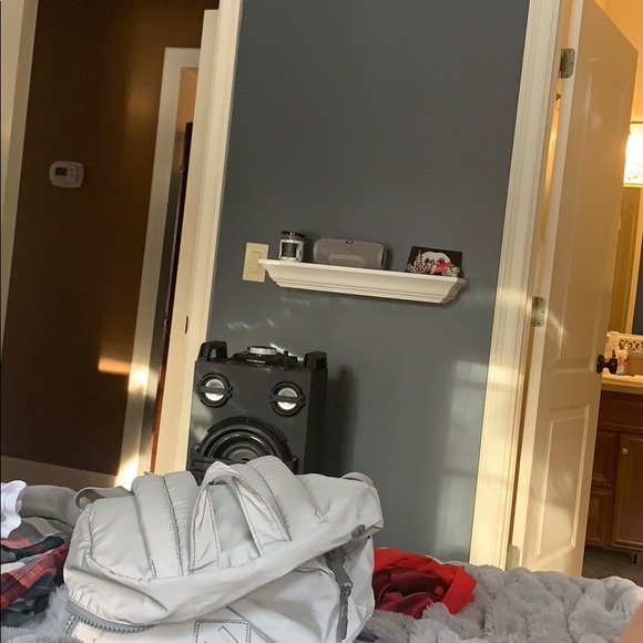 Profile Picture of Sara Gromelski (@sara_gromelski) on Poshmark