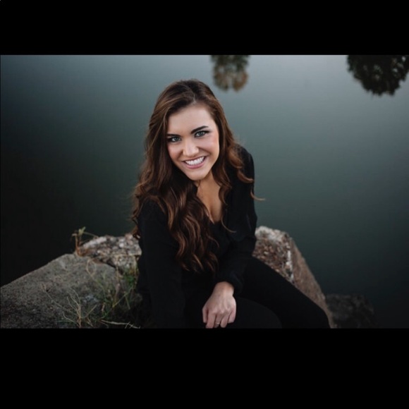Profile Picture of Katie Ppool (@katiebug012) on Poshmark