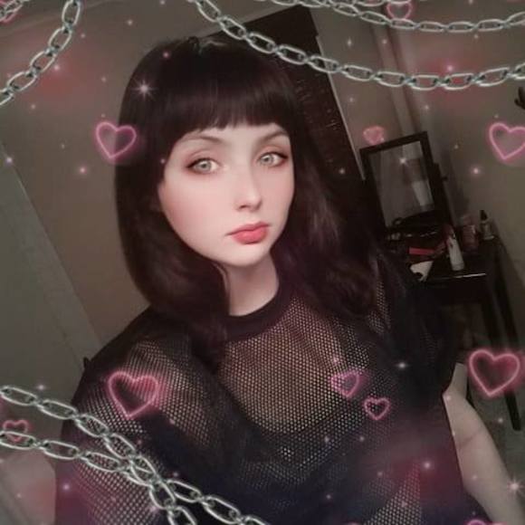 Profile Picture of Kaylana Laurenty (@kaylanalaurenty) on Poshmark